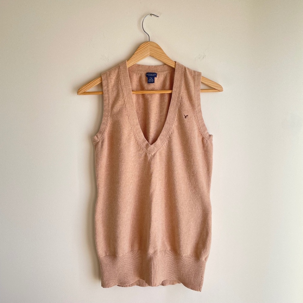 American Eagle Womens Tan V-Neck Sweater Vest, L